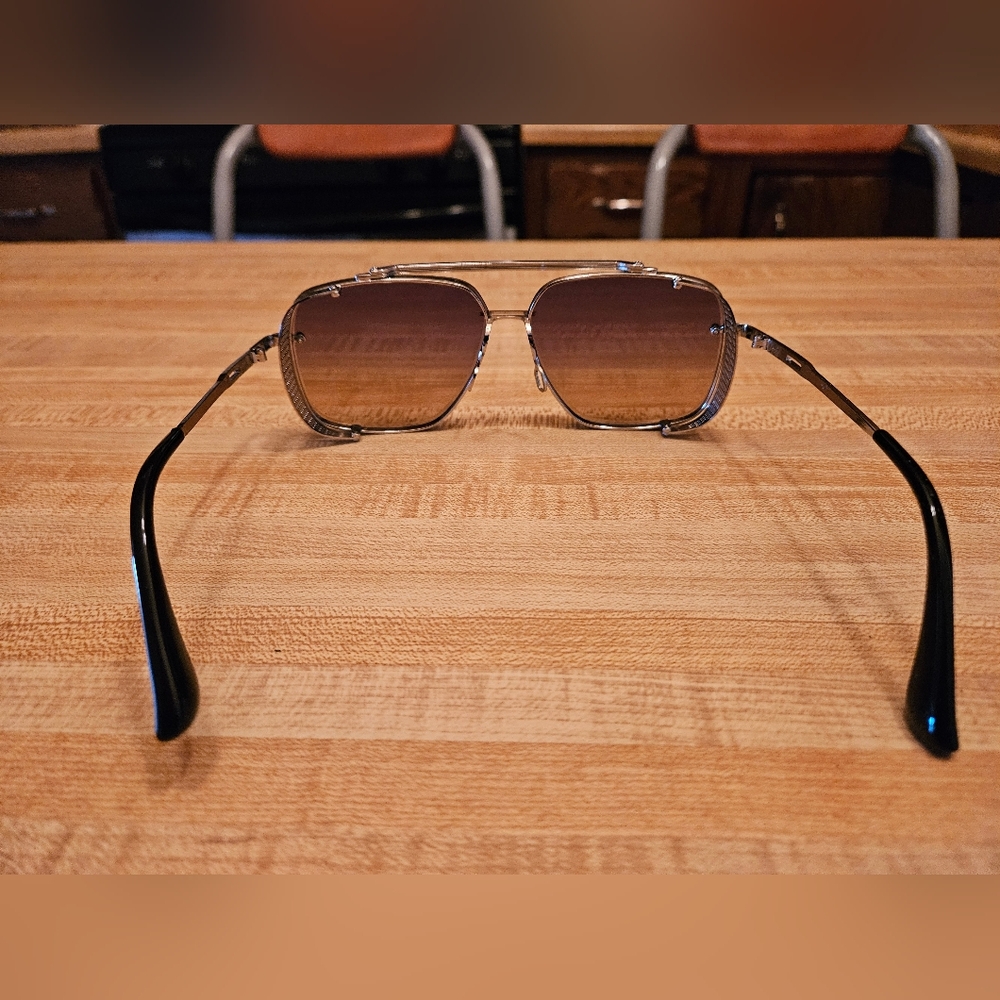 Chic Gray Gradient Aviator Sunglasses - image 3